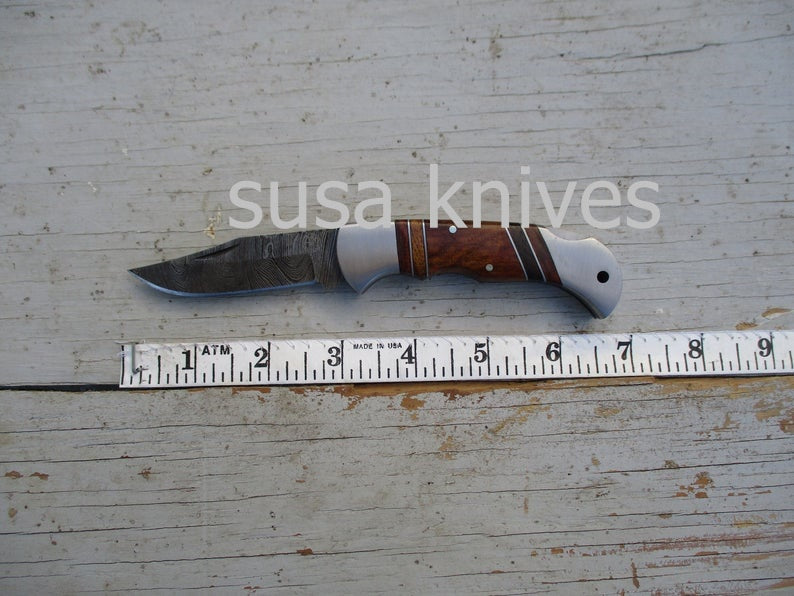 Double Inlay Folding Knife: Rosewood and Twist Damascus Steel - SUSA KNIVES
