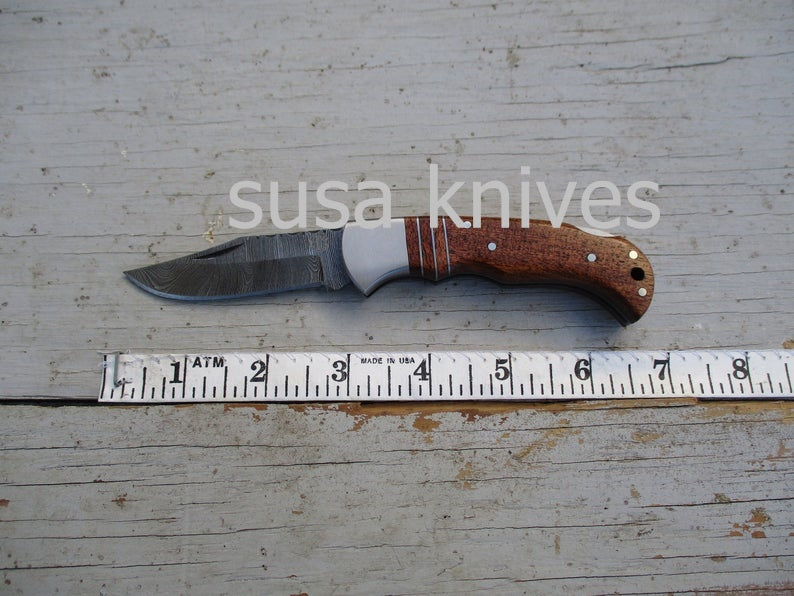 Offset Inlay Folding Knife: Walnut wood, Twist Damascus Steel - SUSA KNIVES