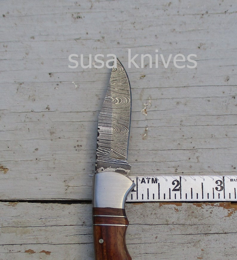 Double Inlay Folding Knife: Rosewood and Twist Damascus Steel - SUSA KNIVES