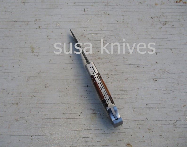 Double Inlay Folding Knife: Rosewood and Twist Damascus Steel - SUSA KNIVES