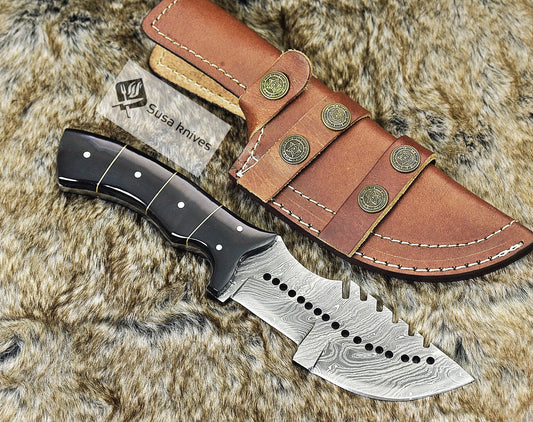 DAMASCUS STEEL HUNTING KNIFE, 9.5", DAMASCUS STEEL TRACKER BLADE, BULL HORN MOSAIC HANDLE, FIXED BLADE, FULL TANG, HAND STITCHED LEATHER SHEATH - SUSA KNIVES