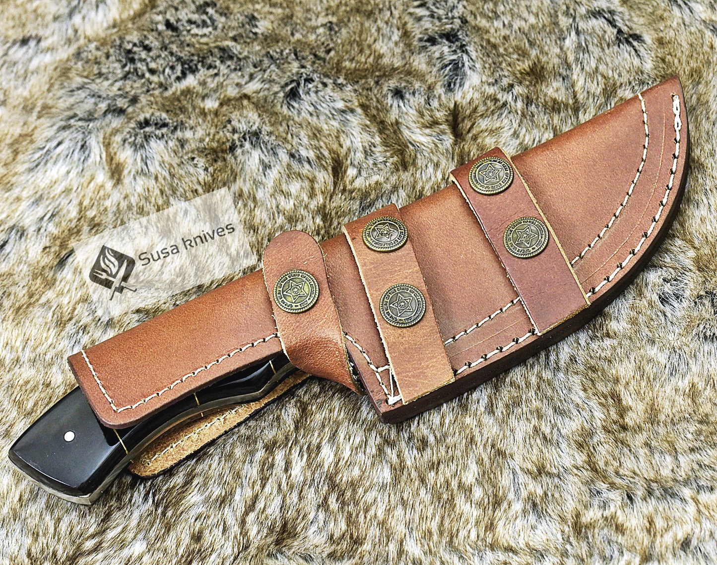DAMASCUS STEEL HUNTING KNIFE, 9.5", DAMASCUS STEEL TRACKER BLADE, BULL HORN MOSAIC HANDLE, FIXED BLADE, FULL TANG, HAND STITCHED LEATHER SHEATH - SUSA KNIVES