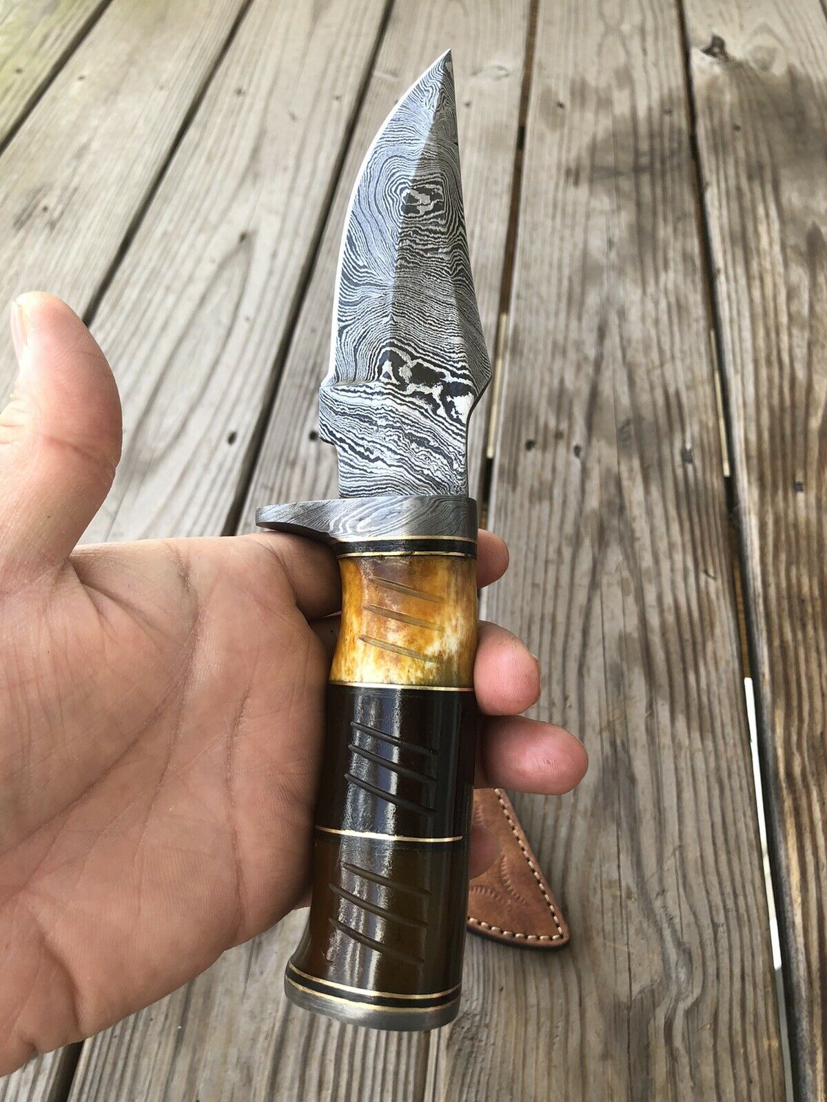 CUSTOM HAND FORGED DAMASCUS STEEL HUNTING KNIFE W/ Bone & Damascus Guard Handle - SUSA KNIVES