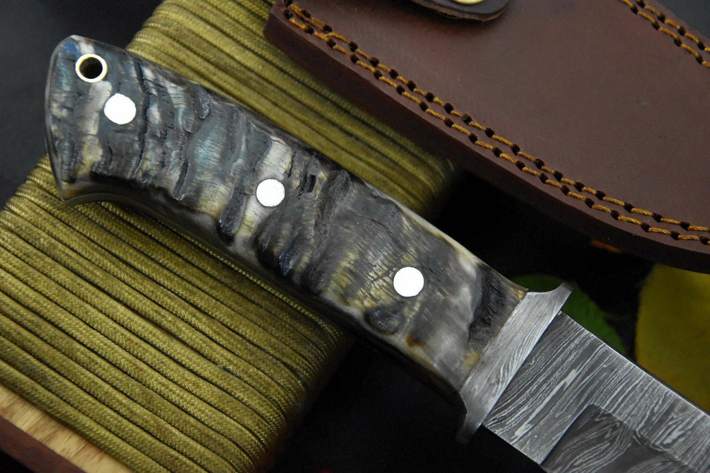 CUSTOM HANDMADE DAMASCUS STEEL RAM HORN LOVELESS STYLE CHUTE KNIFE WITH SHEATH - SUSA KNIVES