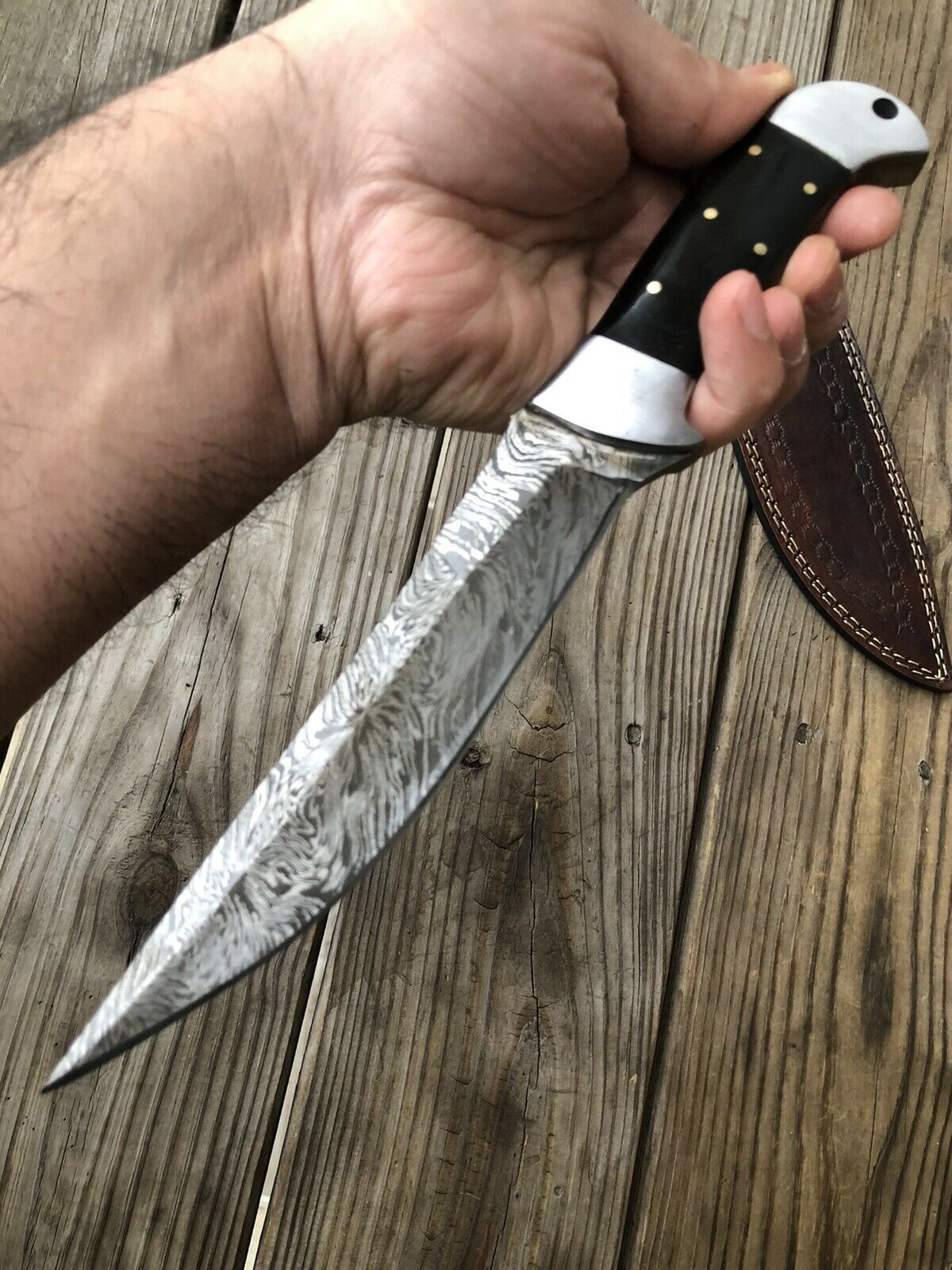 CUSTOM HAND FORGED DAMASCUS STEEL Hunting KNIFE W/Horn & Steel HANDLE - SUSA KNIVES
