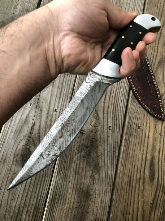 CUSTOM HAND FORGED DAMASCUS STEEL Hunting KNIFE W/Horn & Steel HANDLE - SUSA KNIVES