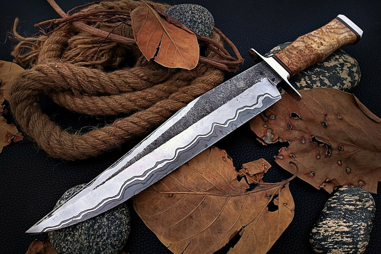 HAND FORGED DAMASCUS STEEL,STRONG GRIP OUTDOOR HUNTING,FIGHTING CLAW BOWIE KNIFE - SUSA KNIVES