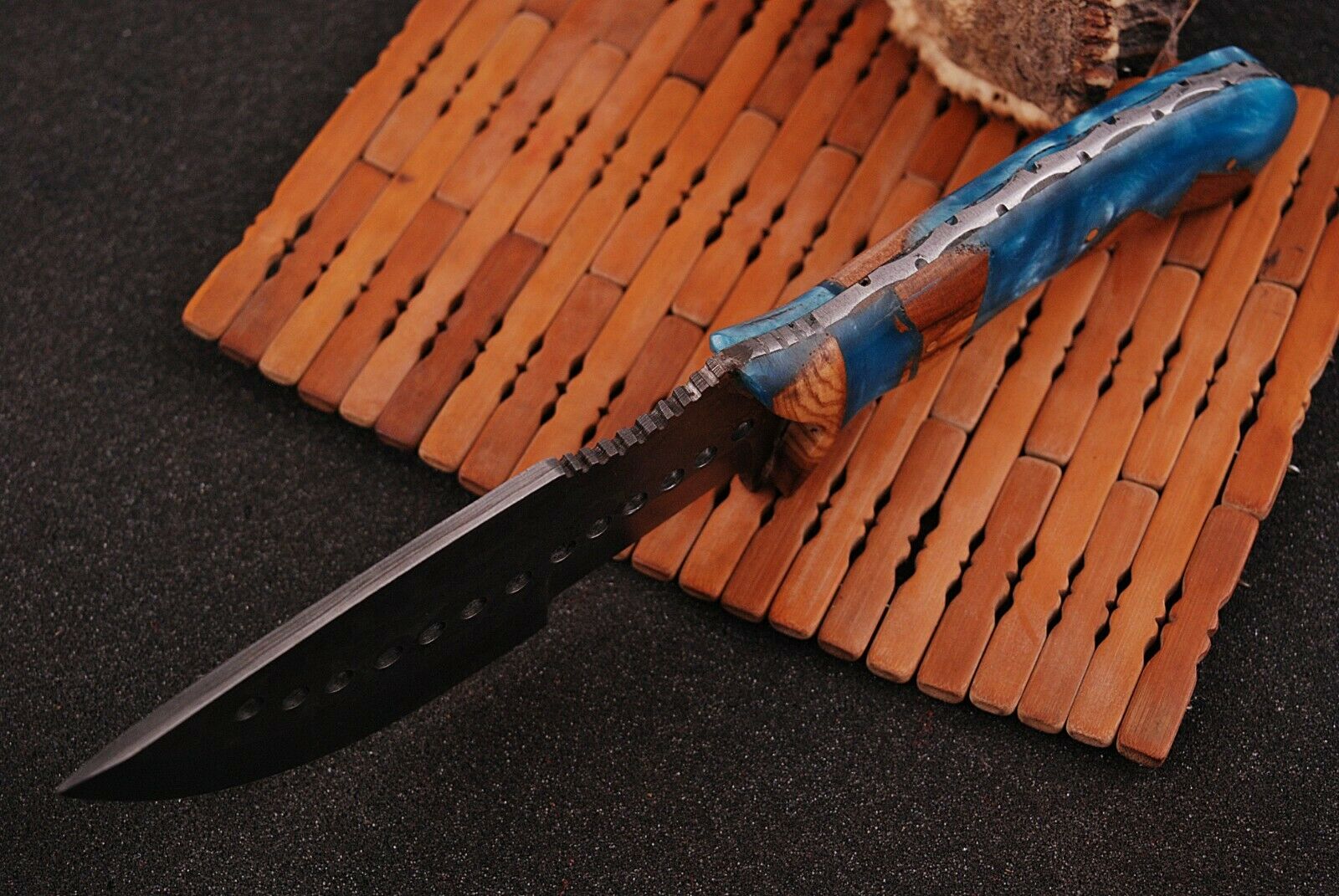 CUSTOM HAND FORGED DAMASCUS STEEL TRACKER Hunting KNIFE - SUSA KNIVES