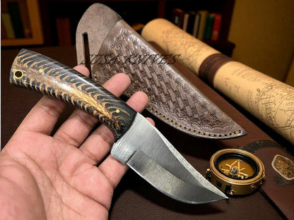 Handmade Damascus Steel Hunting Knife with Pinecone Handle & Leather Sheath – Unique Gift for Hunters & Collectors