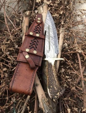 CUSTOM HANDMADE  DAMASCUS STEEL HUNTING KNIFE WITH GUT HOOK HANDLE MADE WITH ANTLER HORN - SUSA KNIVES