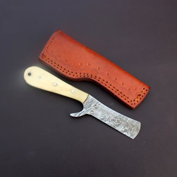 HAND FORGED DAMASCUS STEEL BULL CUTTER/COWBOY KNIFE & PUKKA WOOD HANDLE