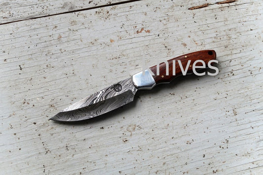 Wildcat Skinner Knife; Damascus Steel blade and Polished bolster - SUSA KNIVES