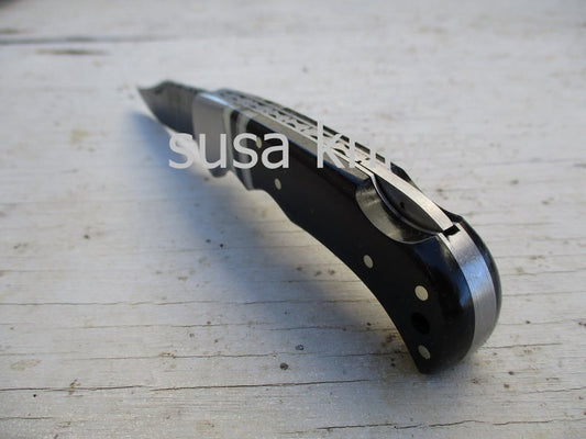 Offset Inlay Folding Knife: Bone & Horn, Twist Damascus Steel - SUSA KNIVES