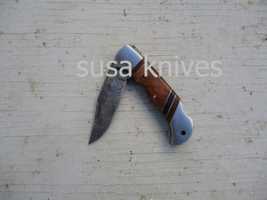 Double Inlay Folding Knife: Rosewood and Twist Damascus Steel - SUSA KNIVES