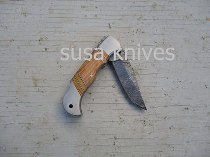 Double Inlay Folding Knife: Olive Wood and Twist Damascus Steel - SUSA KNIVES