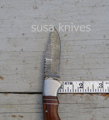 Double Inlay Folding Knife: Rosewood and Twist Damascus Steel - SUSA KNIVES