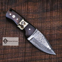 Load image into Gallery viewer, Small Damascus Knife - Skinning / Bushcraft / hiking / camping / hunting / Groomsmen Best Man / Anniversary Gift for Men / Unique Knive Small Damascus  Knife - Skinning / Bushcraft / hiking / camping / hunting / Groomsmen Best Man / Unique Knives - SUSA KNIVES
