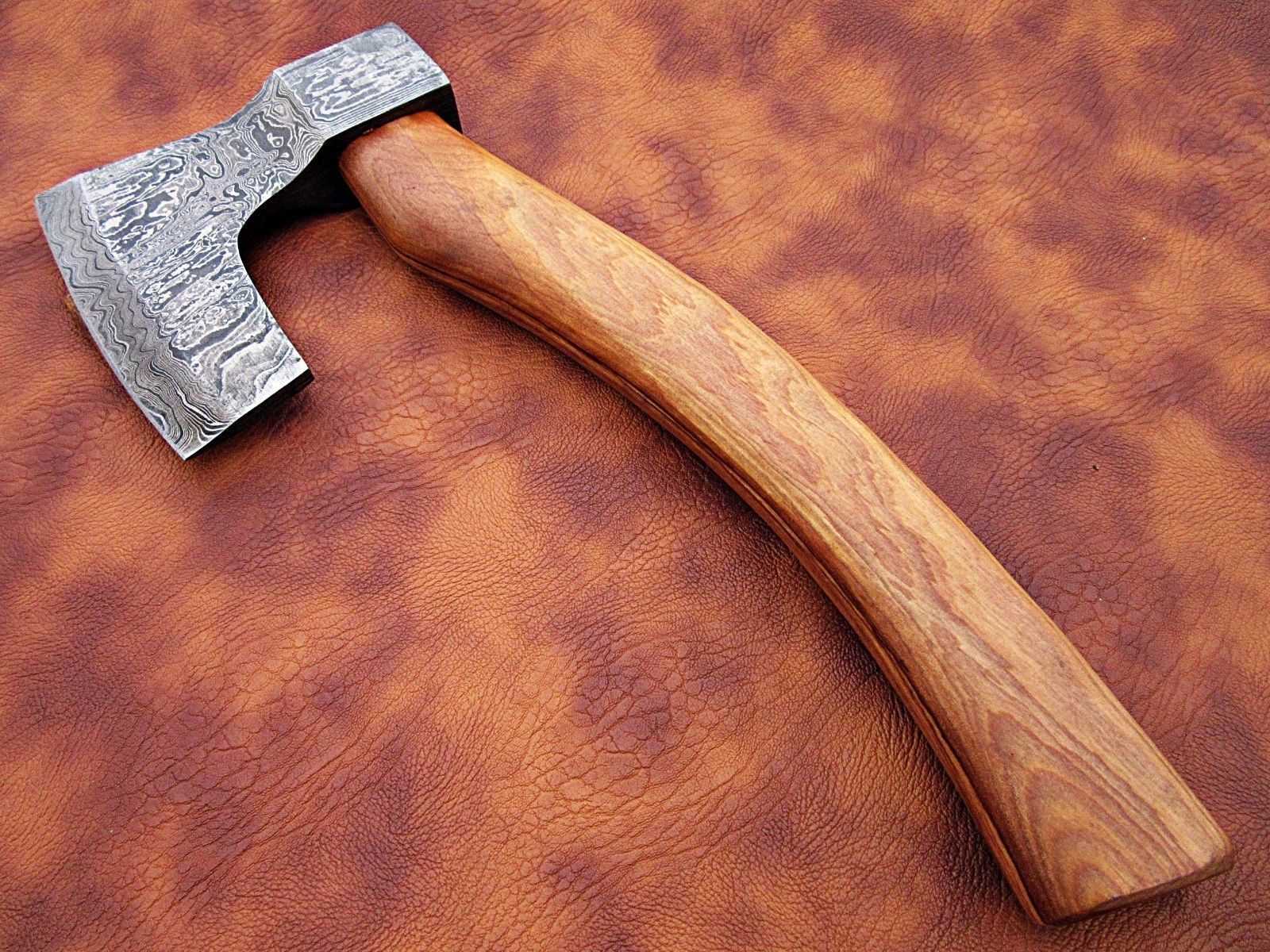 HANDMADE DAMASCUS STEEL TACTICAL HATCHET AXE WALNUT WOOD WITH LEATHER SHEATH - SUSA KNIVES