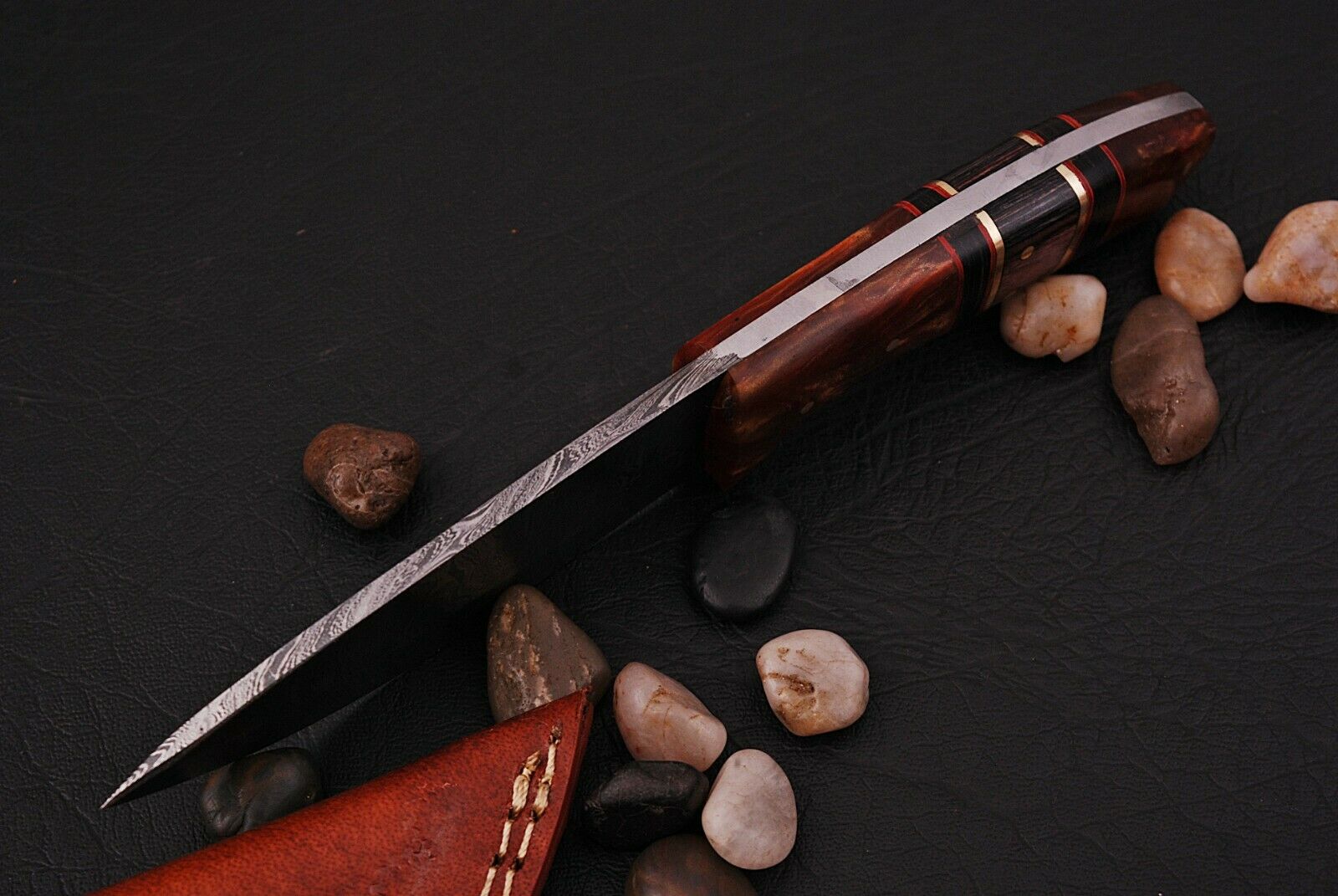 CUSTOM HAND FORGED DAMASCUS STEEL Skinning/Hunting KNIFE W/ RISEN HANDLE - SUSA KNIVES