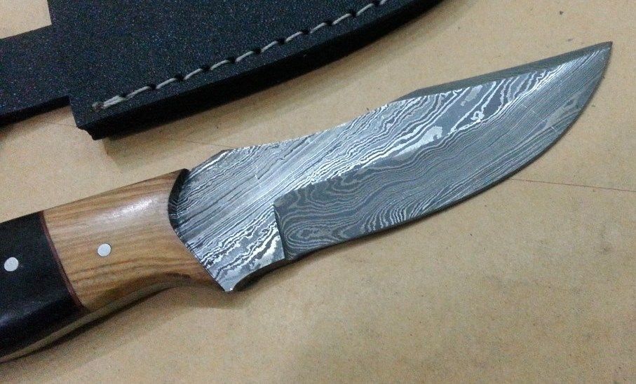 Custom hand crafted Damascus steel Buck & Bear knife - SUSA KNIVES