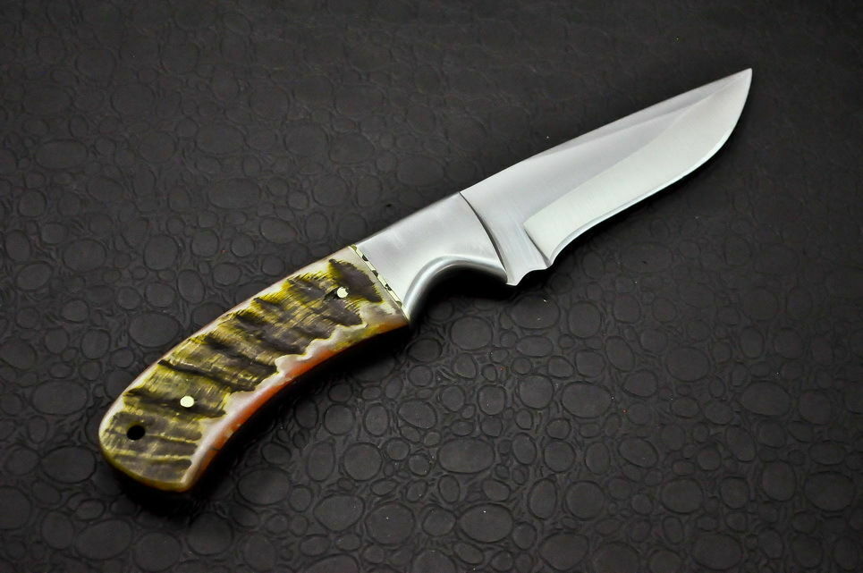HANDMADE CUSTOM HUNTING /skinner kNIFE D2 CARBON STEEL HORN HANDLE WITH LEATHER SHEATH - SUSA KNIVES