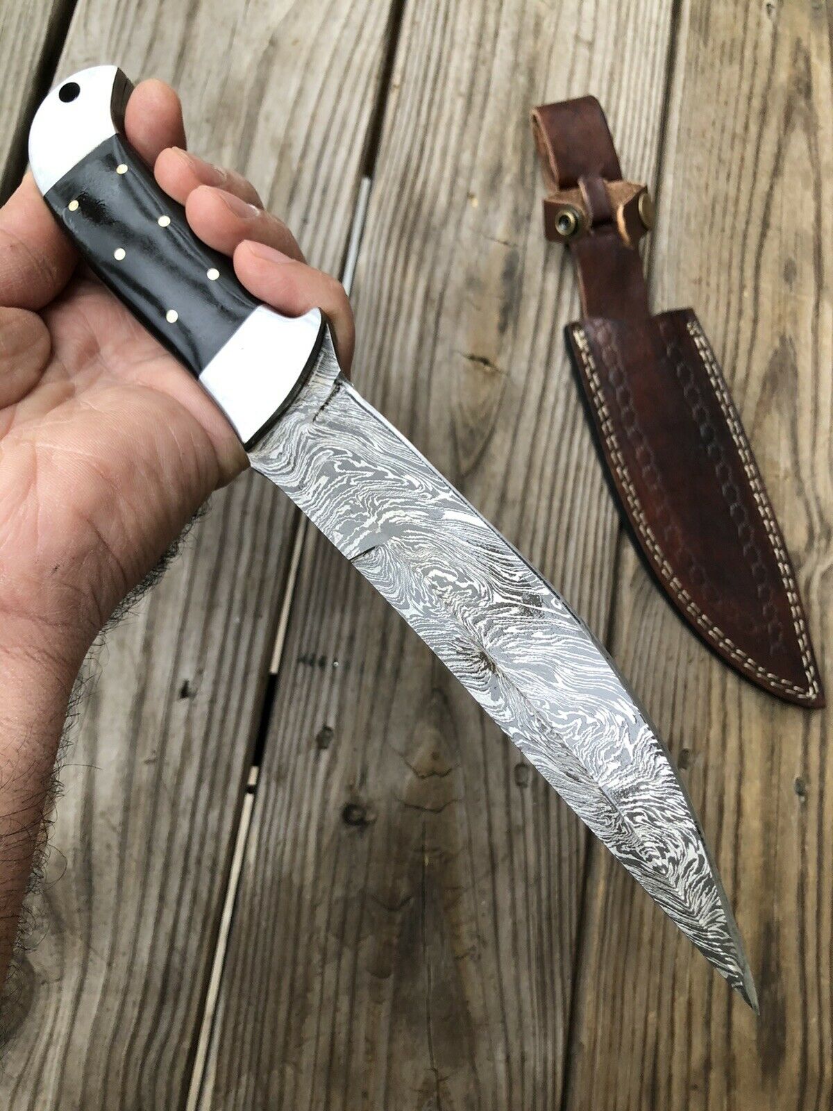 CUSTOM HAND FORGED DAMASCUS STEEL Hunting KNIFE W/Horn & Steel HANDLE - SUSA KNIVES