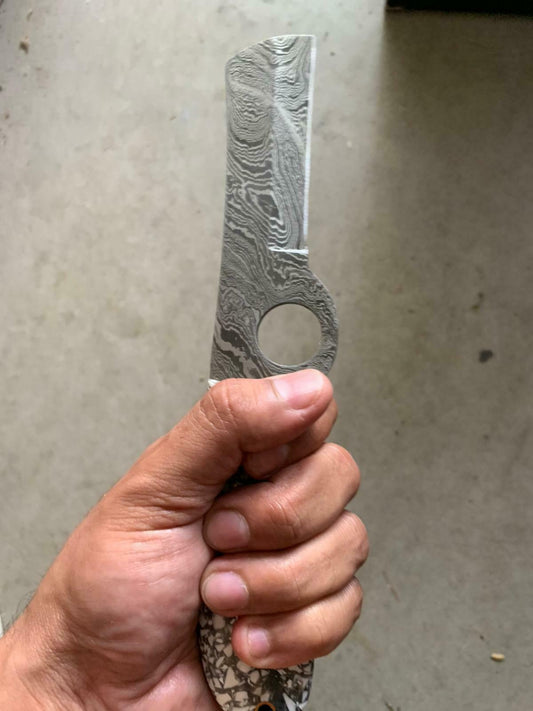 HAND FORGED DAMASCUS STEEL BULL CUTTER/COWBOY KNIFE & RISEN HANDLE - SUSA KNIVES
