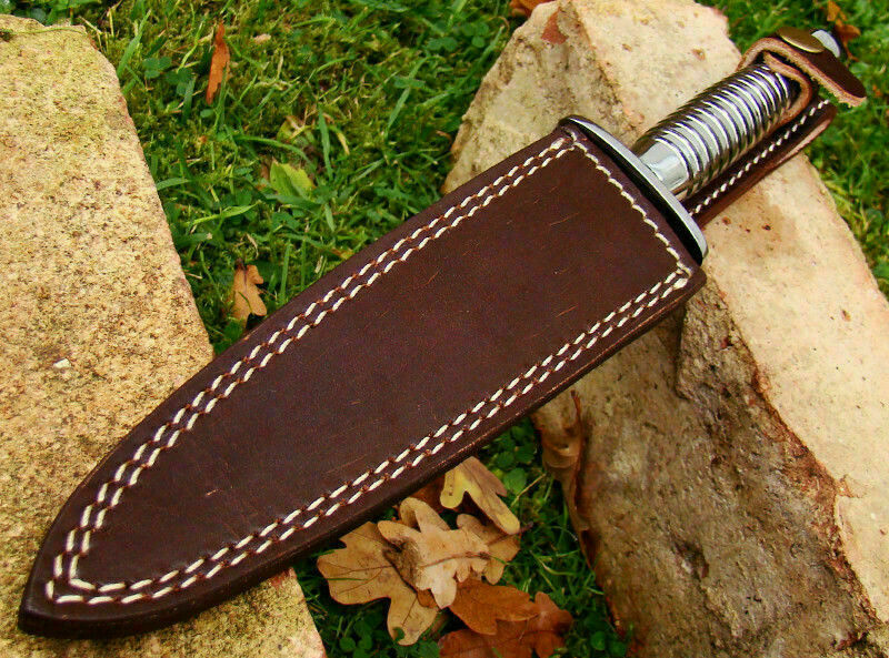 Damascus steelom Handmade Carbon Steel Dagger Knife | Steel Gripped Handle - SUSA KNIVES