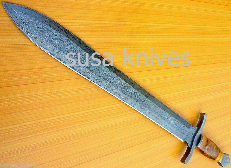 Hand-made-Damascus-steel-hunting-sword - SUSA KNIVES