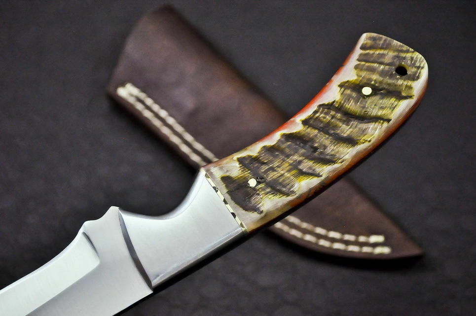 HANDMADE CUSTOM HUNTING /skinner kNIFE D2 CARBON STEEL HORN HANDLE WITH LEATHER SHEATH - SUSA KNIVES