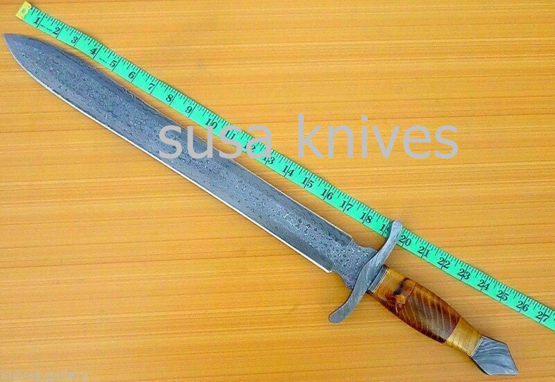 Hand-made-Damascus-steel-hunting-sword - SUSA KNIVES