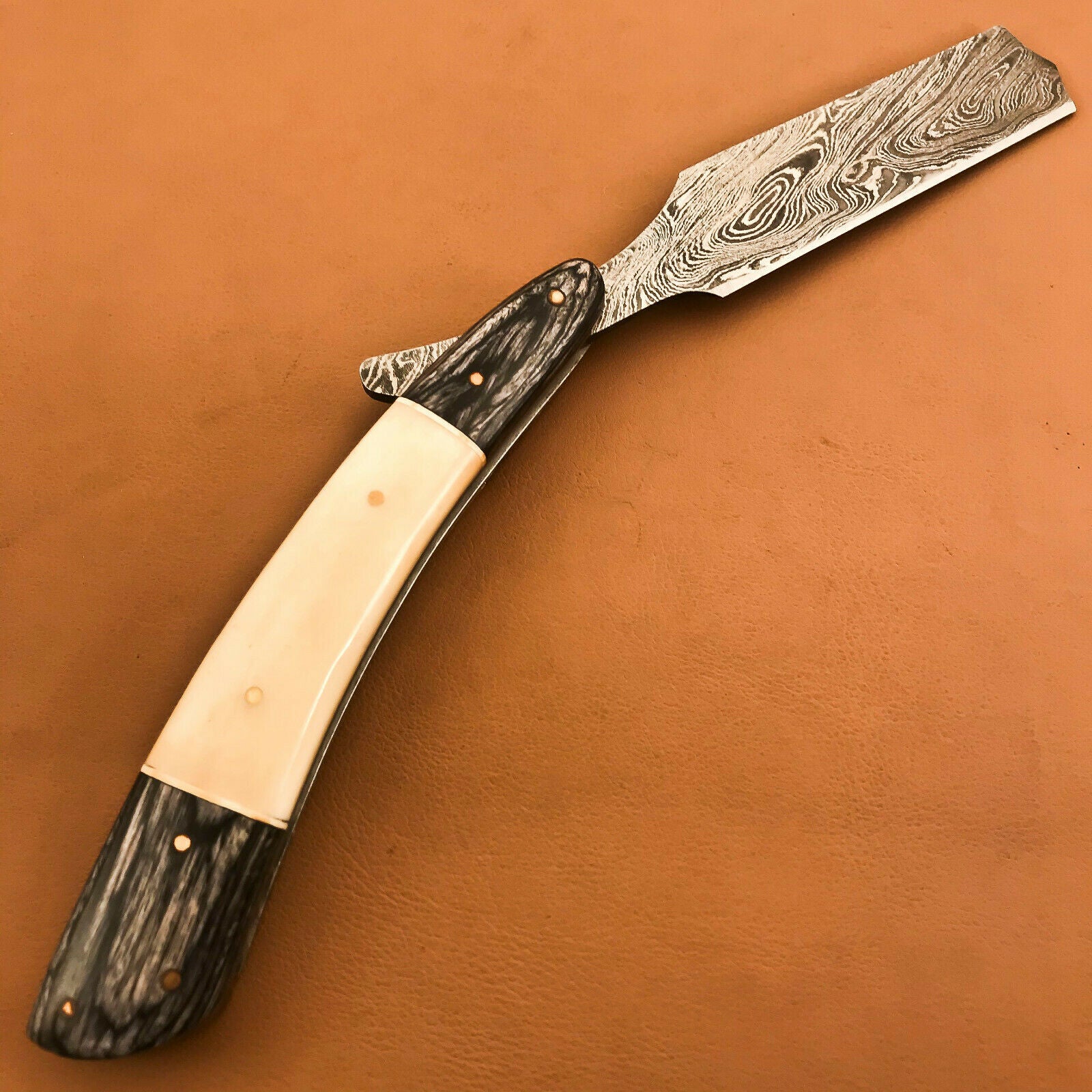 OUTSTANDING Custom Damascus Steel Folding Handmade Sharp Blade Razor CAMEL BONE - SUSA KNIVES
