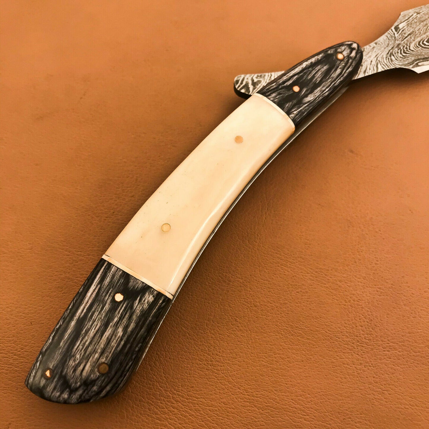OUTSTANDING Custom Damascus Steel Folding Handmade Sharp Blade Razor CAMEL BONE - SUSA KNIVES