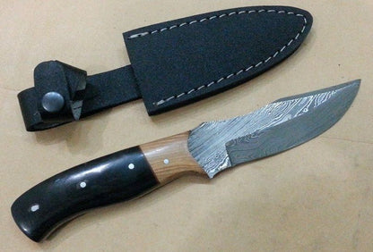 Custom hand crafted Damascus steel Buck & Bear knife - SUSA KNIVES